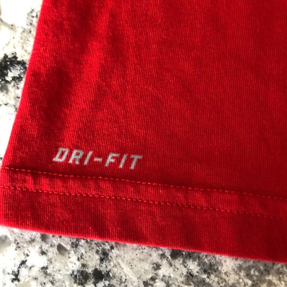 Nike dry fit V-neck T-shirt - Picture 4 of 6